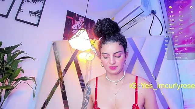 Snapshot of CurlyRose__ chatting on 8, 3, 2025 CurlyRose online show from 8, 3, 2025