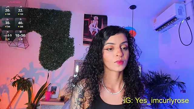 Snapshot of CurlyRose__ chatting on 10, 9, 2025 CurlyRose online show from 10, 9, 2025