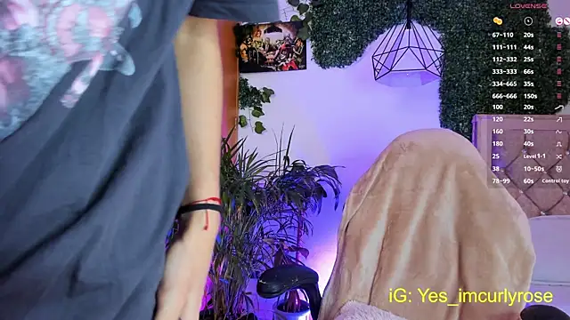 Snapshot of CurlyRose__ chatting on 18, 9, 2025 CurlyRose online show from 18, 9, 2025