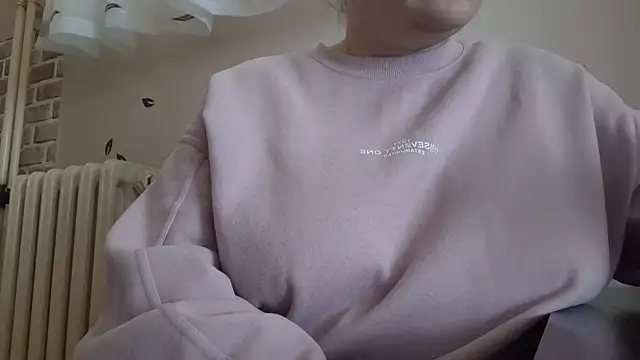 Snapshot of AalinnaK chatting on 24, 2, 2025 AalinnaK online show from 24, 2, 2025