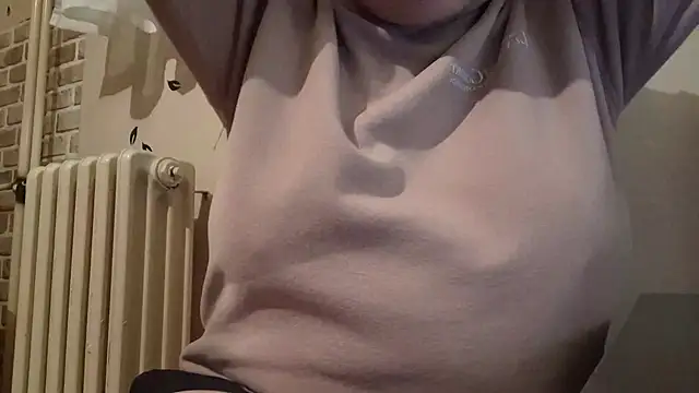 Snapshot of AalinnaK chatting on 24, 2, 2025 AalinnaK online show from 24, 2, 2025