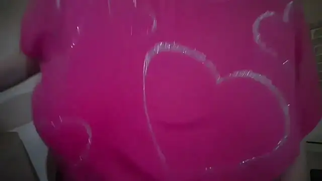 Snapshot of AalinnaK chatting on 5, 12, 2025 AalinnaK online show from 5, 12, 2025