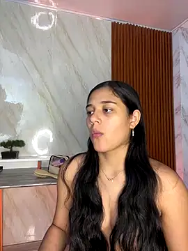 Snapshot of floriamANDjazmin chatting on 22, 11, 2025 floriamANDjazmin online show from 22, 11, 2025