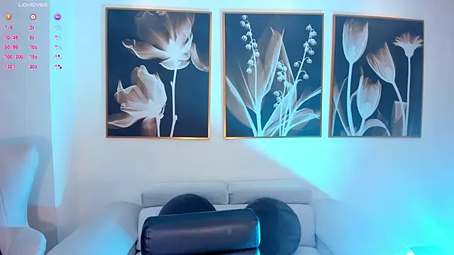 Snapshot of TaraLawrence chatting on 5, 10, 2025 TaraLawrence online show from 5, 10, 2025