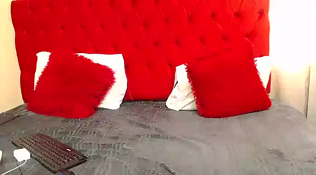 Snapshot of BeautyAuroa chatting on 31, 1, 2025 BeautyAuroa online show from 31, 1, 2025