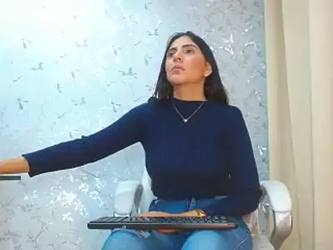 Snapshot of talianaprada chatting on 10, 1, 2025 talianaprada online show from 10, 1, 2025