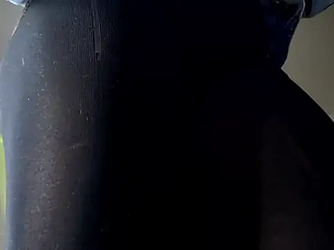 Snapshot of Ale_xandra chatting on 12, 10, 2025 Ale xandra online show from 12, 10, 2025