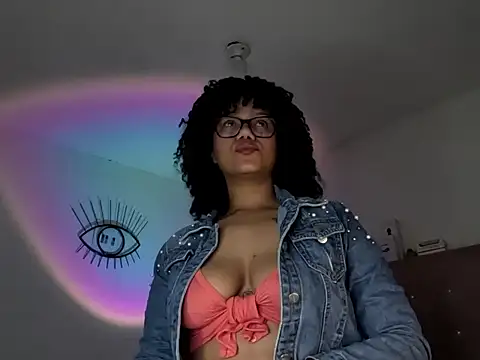 Snapshot of Ale_xandra chatting on 5, 2, 2026 Ale xandra online show from 5, 2, 2026