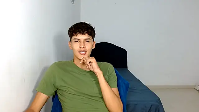 Snapshot of satisfactionx22 chatting on 5, 3, 2025 satisfactionx22 online show from 5, 3, 2025