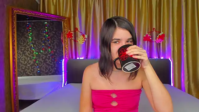 Snapshot of _Polly_Love_ chatting on 25, 11, 2025 Polly Love online show from 25, 11, 2025