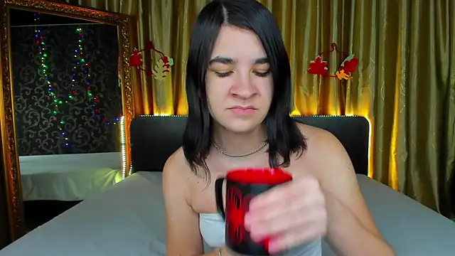 Snapshot of _Polly_Love_ chatting on 28, 11, 2025 Polly Love online show from 28, 11, 2025