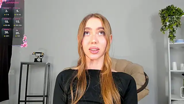 Lili Roze  online show from 5, 12, 2024