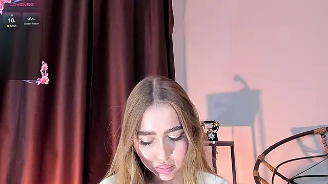 Lili Roze  online show from 8, 12, 2024