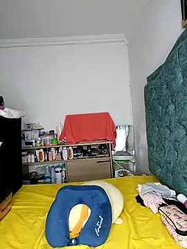 Snapshot of KimPielCanela chatting on 1, 3, 2025 KimPielCanela online show from 1, 3, 2025