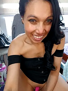 Snapshot of KimPielCanela chatting on 20, 9, 2025 KimPielCanela online show from 20, 9, 2025