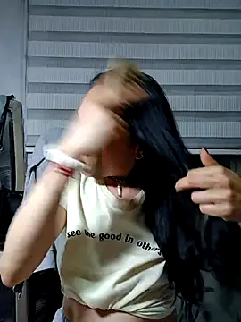 Snapshot of KimPielCanela chatting on 23, 9, 2025 KimPielCanela online show from 23, 9, 2025