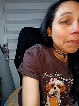 Snapshot of KimPielCanela chatting on 5, 10, 2025 KimPielCanela online show from 5, 10, 2025