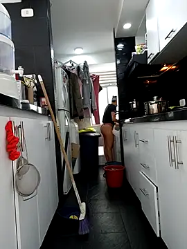 Snapshot of KimPielCanela chatting on 27, 10, 2025 KimPielCanela online show from 27, 10, 2025