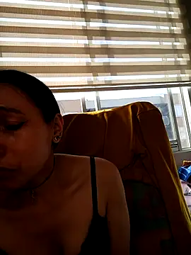 Snapshot of KimPielCanela chatting on 12, 11, 2025 KimPielCanela online show from 12, 11, 2025