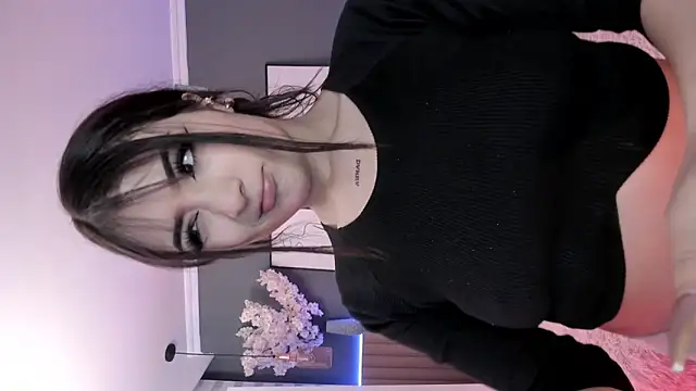 Snapshot of Megan_mooree_ chatting on 15, 2, 2025 Megan mooree online show from 15, 2, 2025