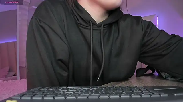 Snapshot of Megan_mooree_ chatting on 22, 3, 2025 Megan mooree online show from 22, 3, 2025