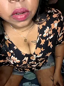 Snapshot of IndieSM chatting on 11, 10, 2025 IndieSM online show from 11, 10, 2025