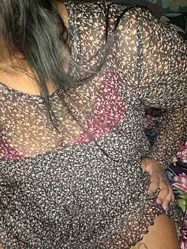 Snapshot of IndieSM chatting on 25, 10, 2025 IndieSM online show from 25, 10, 2025