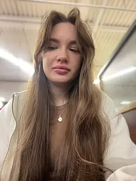 Snapshot of Holly_Molii chatting on 7, 12, 2024 Holly Molii online show from 7, 12, 2024