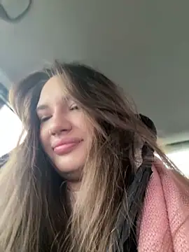 Snapshot of Holly_Molii chatting on 13, 12, 2024 Holly Molii online show from 13, 12, 2024