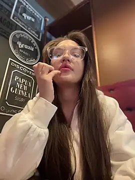 Snapshot of Holly_Molii chatting on 14, 12, 2024 Holly Molii online show from 14, 12, 2024