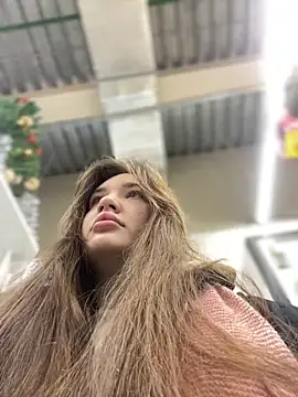 Snapshot of Holly_Molii chatting on 15, 12, 2024 Holly Molii online show from 15, 12, 2024