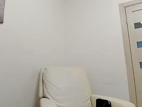 Snapshot of Holly_Molii chatting on 5, 2, 2025 Holly Molii online show from 5, 2, 2025