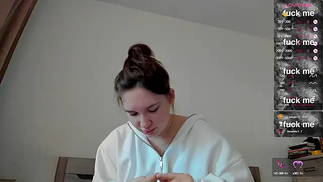 Snapshot of Holly_Molii chatting on 18, 2, 2025 Holly Molii online show from 18, 2, 2025