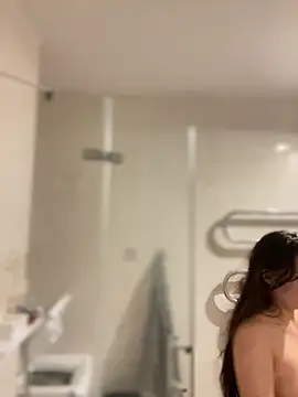 Snapshot of Holly_Molii chatting on 9, 3, 2025 Holly Molii online show from 9, 3, 2025