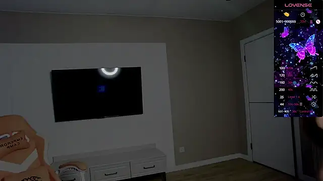 Snapshot of Holly_Molii chatting on 25, 10, 2025 Holly Molii online show from 25, 10, 2025