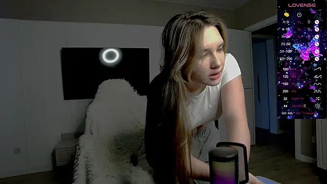 Snapshot of Holly_Molii chatting on 23, 11, 2025 Holly Molii online show from 23, 11, 2025