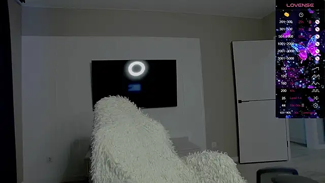 Snapshot of Holly_Molii chatting on 24, 11, 2025 Holly Molii online show from 24, 11, 2025