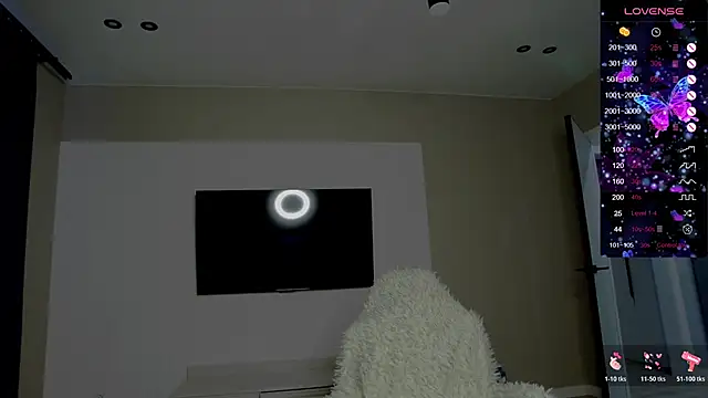 Snapshot of Holly_Molii chatting on 2, 12, 2025 Holly Molii online show from 2, 12, 2025