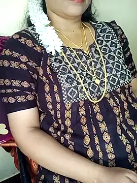 Snapshot of yourtamilcouple chatting on 24, 10, 2025 yourtamilcouple online show from 24, 10, 2025