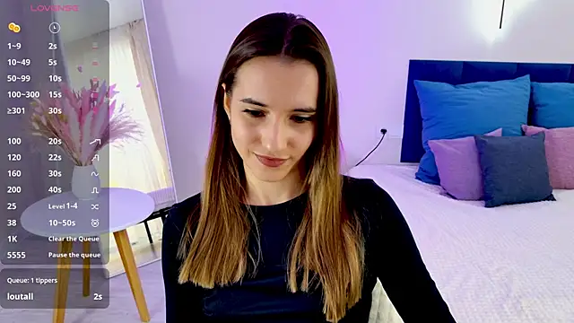 Alice Weiss online show from 4, 3, 2025