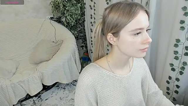 Snapshot of mell_milles chatting on 22, 12, 2024 mell milles online show from 22, 12, 2024