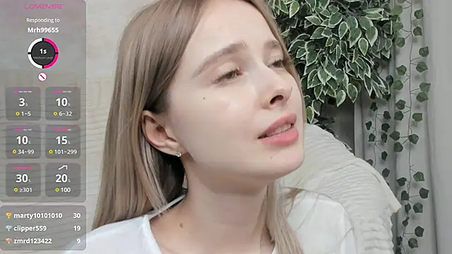 Snapshot of mell_milles chatting on 2, 2, 2025 mell milles online show from 2, 2, 2025