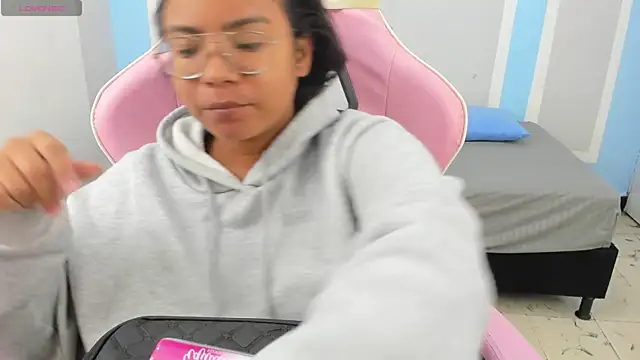 Snapshot of im_angels77 chatting on 13, 1, 2025 im angels77 online show from 13, 1, 2025