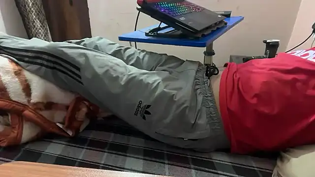 Snapshot of sexyboy09 chatting on 28, 10, 2025 sexyboy09 online show from 28, 10, 2025