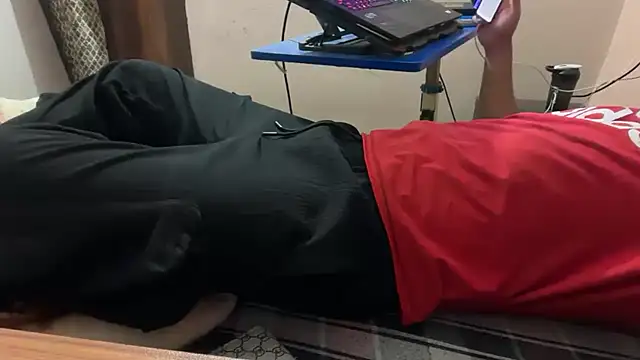 Snapshot of sexyboy09 chatting on 29, 10, 2025 sexyboy09 online show from 29, 10, 2025