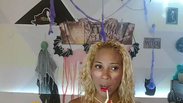 Snapshot of NatashaDormat chatting on 20, 10, 2025 NatashaDormat online show from 20, 10, 2025