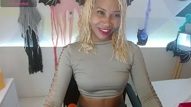 Snapshot of NatashaDormat chatting on 22, 10, 2025 NatashaDormat online show from 22, 10, 2025