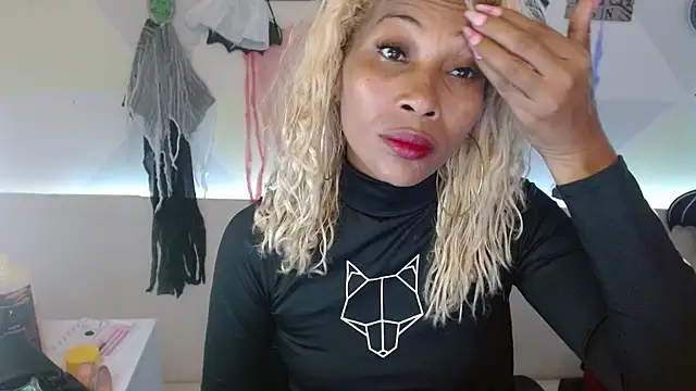 Snapshot of NatashaDormat chatting on 28, 10, 2025 NatashaDormat online show from 28, 10, 2025