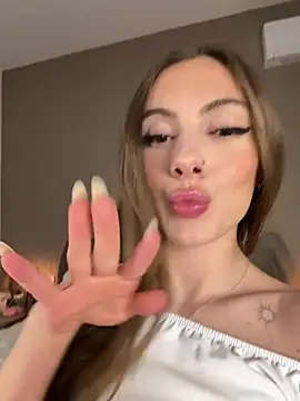 Snapshot of FrancescaNappi chatting on 3, 2, 2025 FrancescaNappi online show from 3, 2, 2025