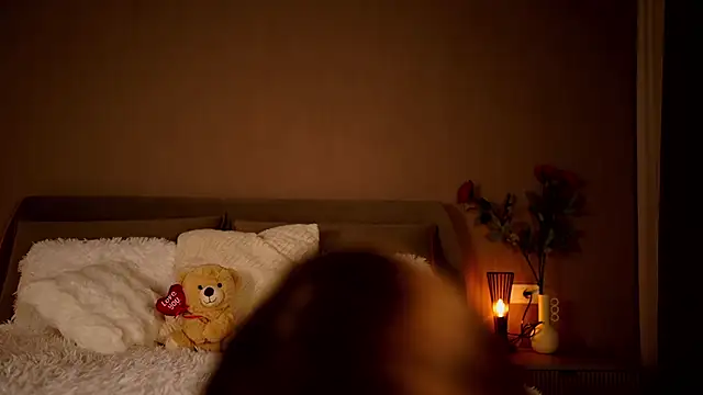 Snapshot of FrancescaNappi chatting on 12, 2, 2025 FrancescaNappi online show from 12, 2, 2025